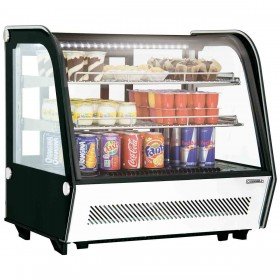 Vitrine réfrigérée à boissons avec affichage éclairé et étagères présentant sodas et gourdes, portée par cadre noir. comment choisir une vitrine à boisson ?